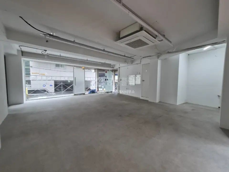 신수동 상가 월세 61㎡